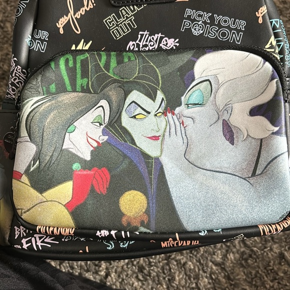 Loungefly Villians mini backpack - Picture 3 of 8